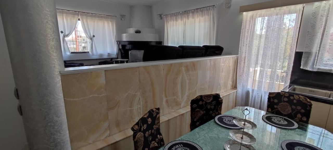 Ixian House Apartmán *